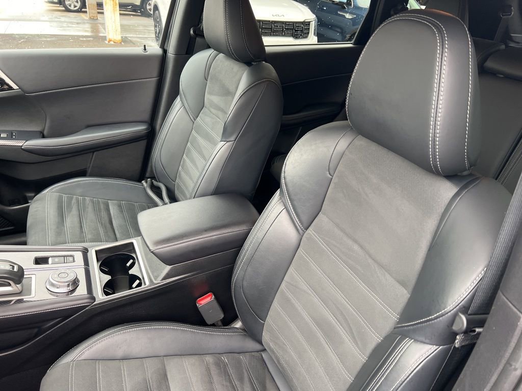 Used 2024 Mitsubishi Outlander SE image 5