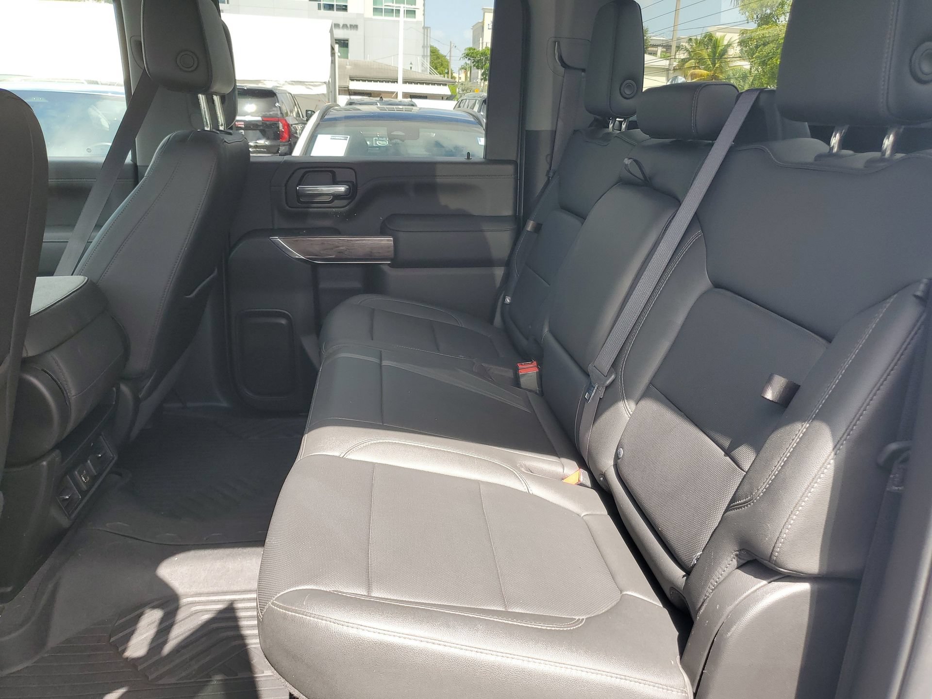 Used 2022 Chevrolet Silverado 3500 LTZ AWD/4WD image 9