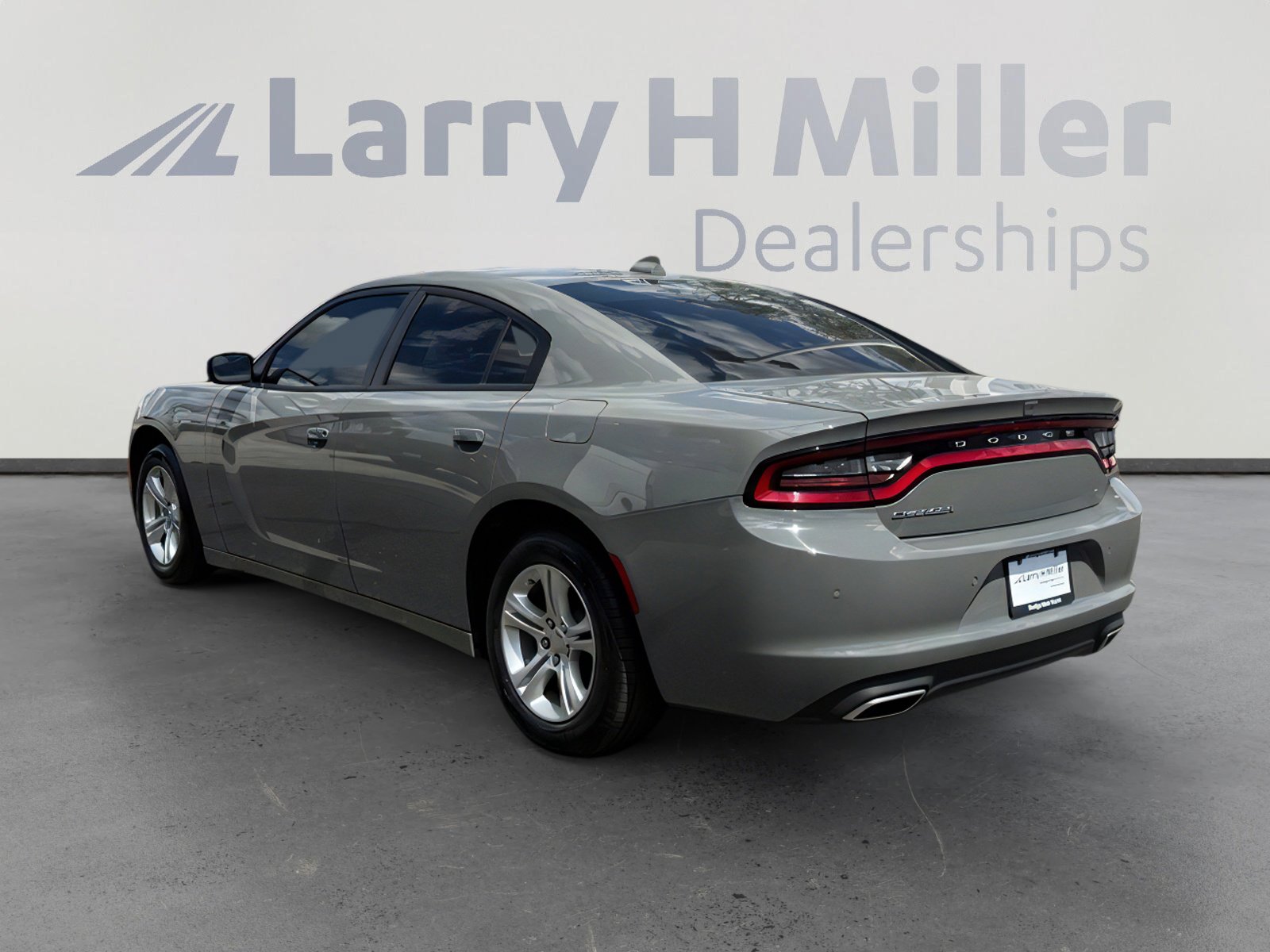 Used 2023 Dodge Charger SXT image 4