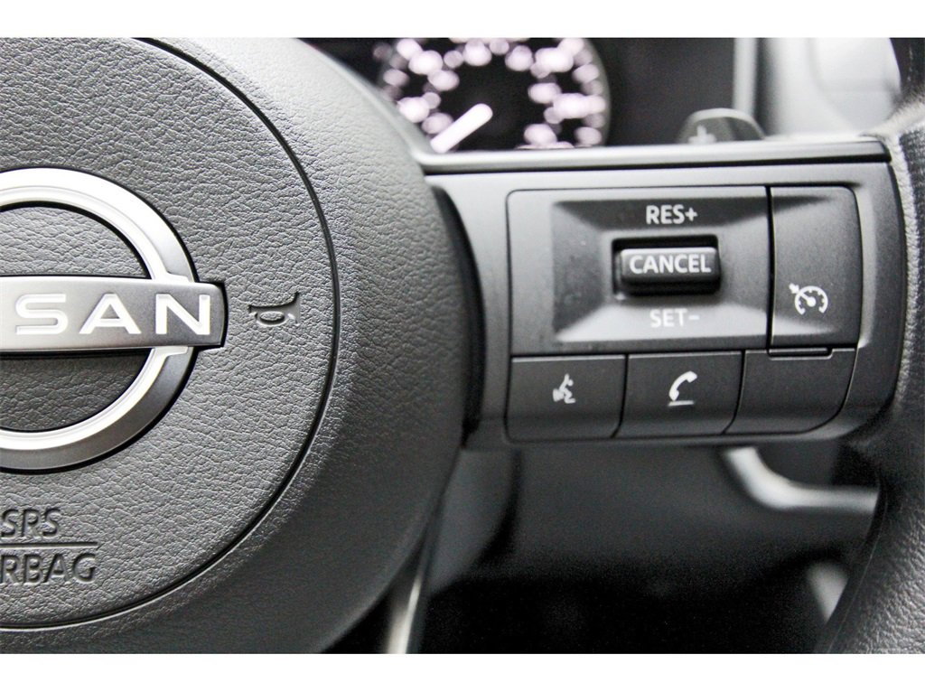 Used 2024 Nissan Rogue S image 14