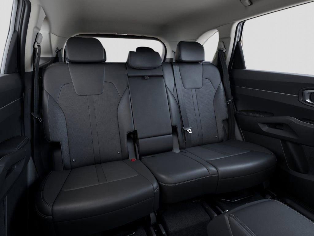 Used 2025 Kia Sorento S image 16