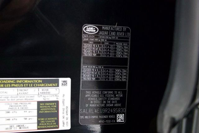 Used 2024 Land Rover Discovery Dynamic SE image 43