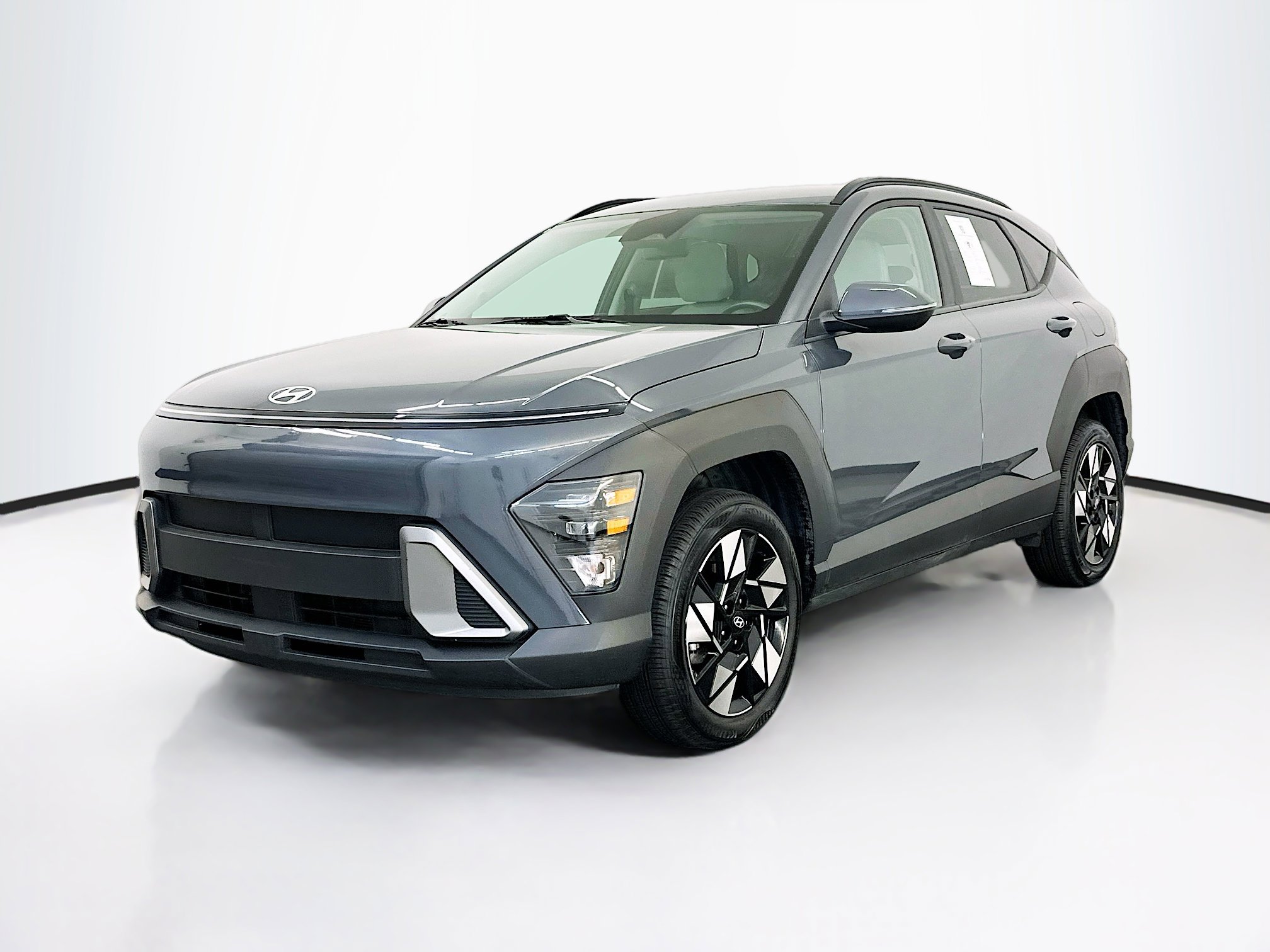 Used 2024 Hyundai Kona SEL image 3
