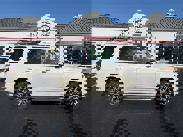 Used 2023 Toyota 4Runner Limited image 12