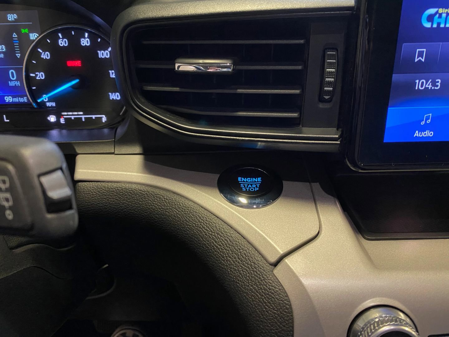 Used 2023 Ford Explorer XLT image 27