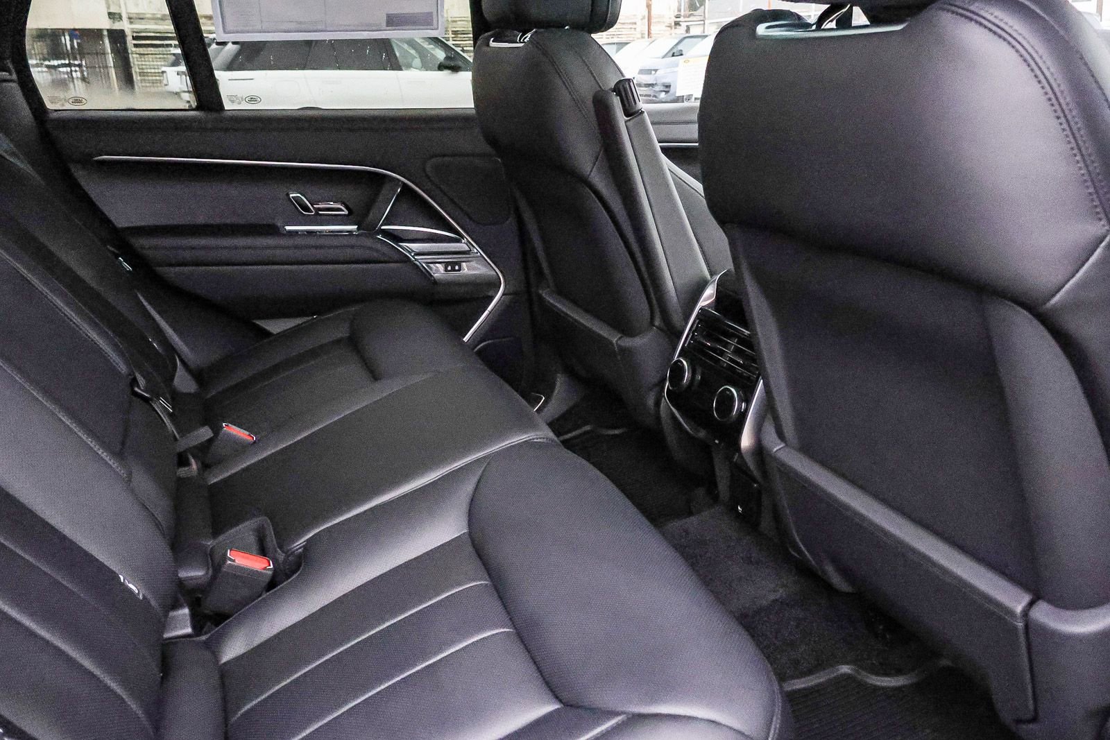 New 2026 Land Rover Range Rover SE image 20