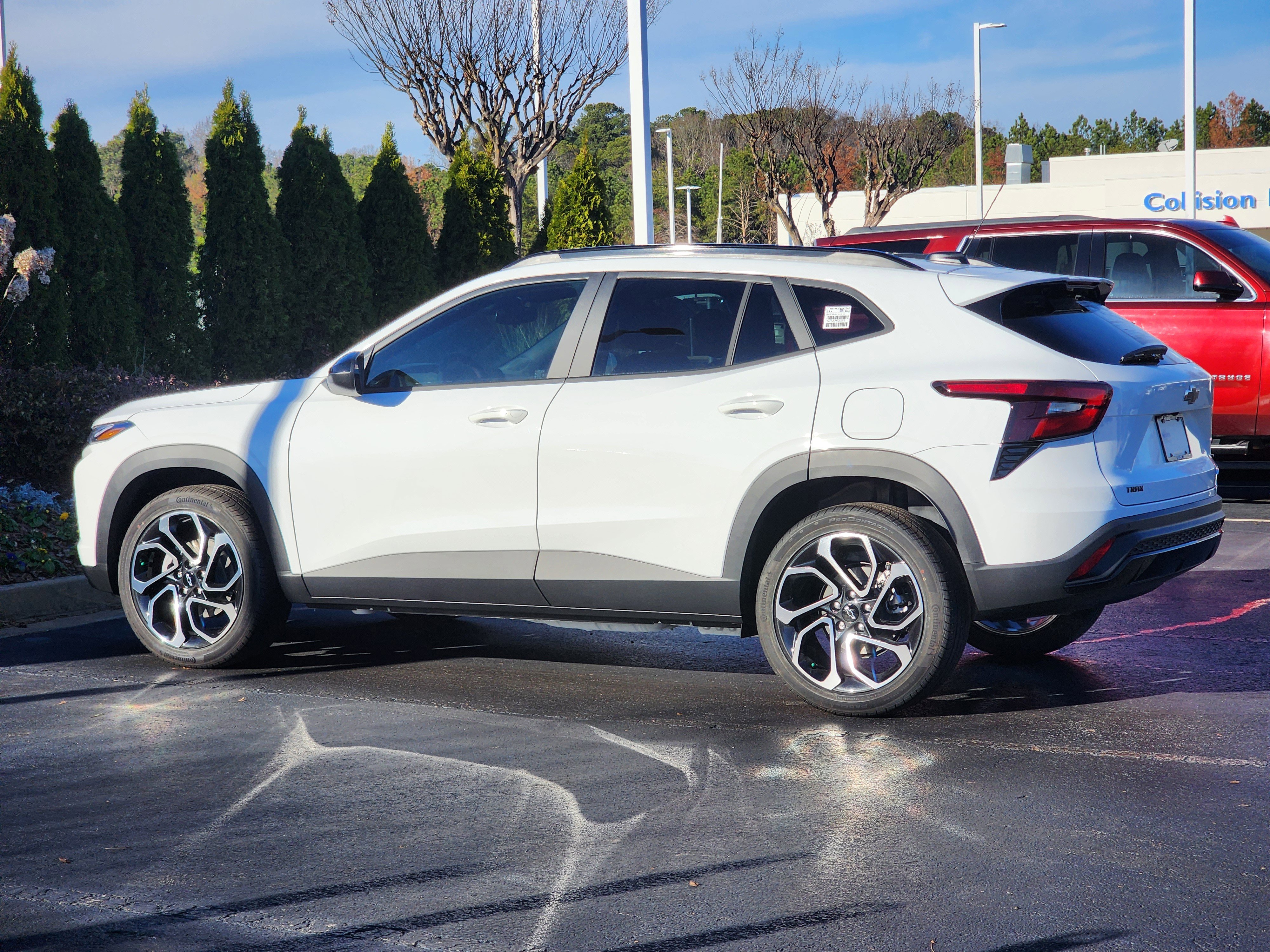 New 2026 Chevrolet Trax RS w/ Sunroof Package image 8