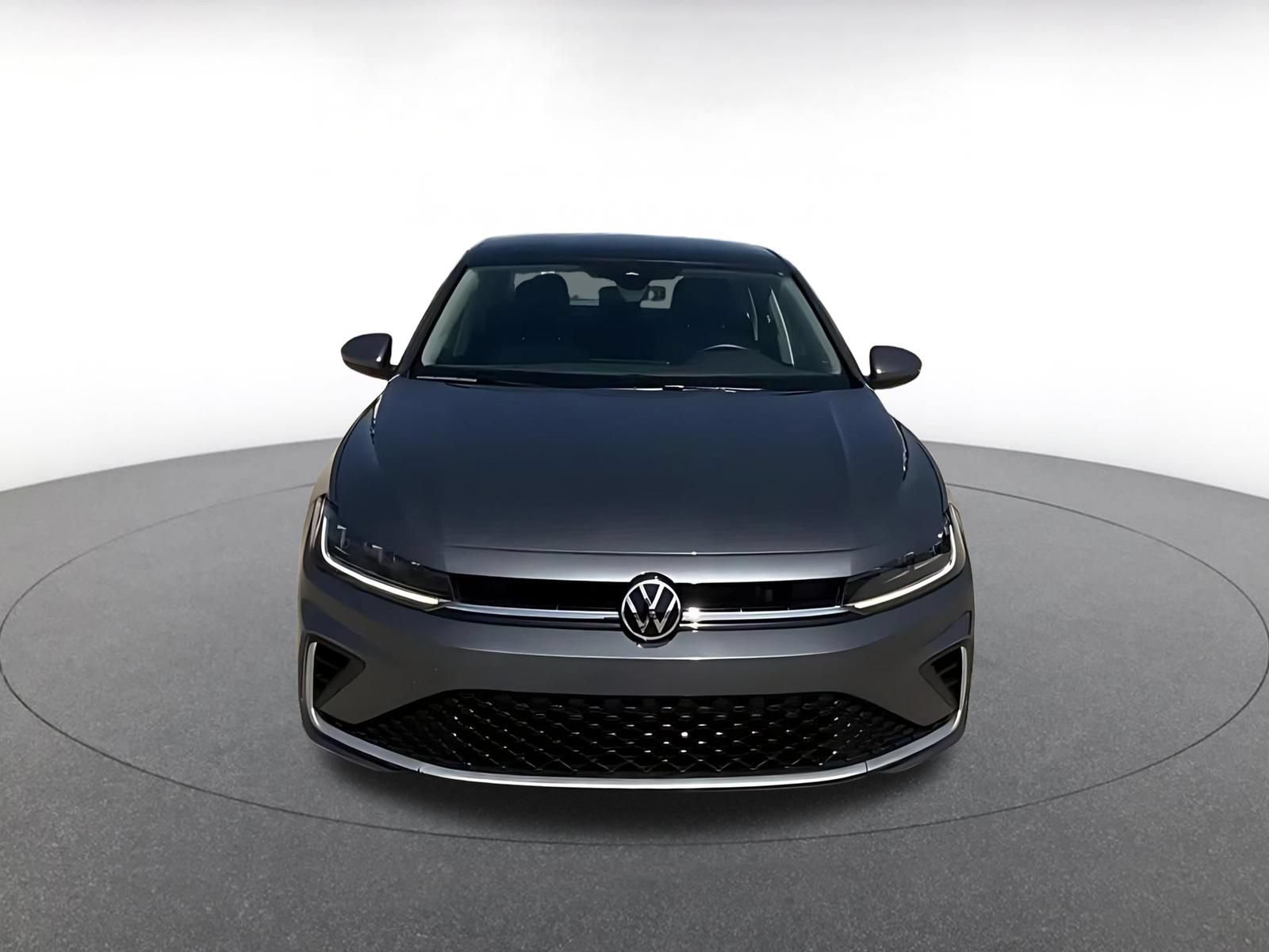 Used 2025 Volkswagen Jetta SE FWD image 4