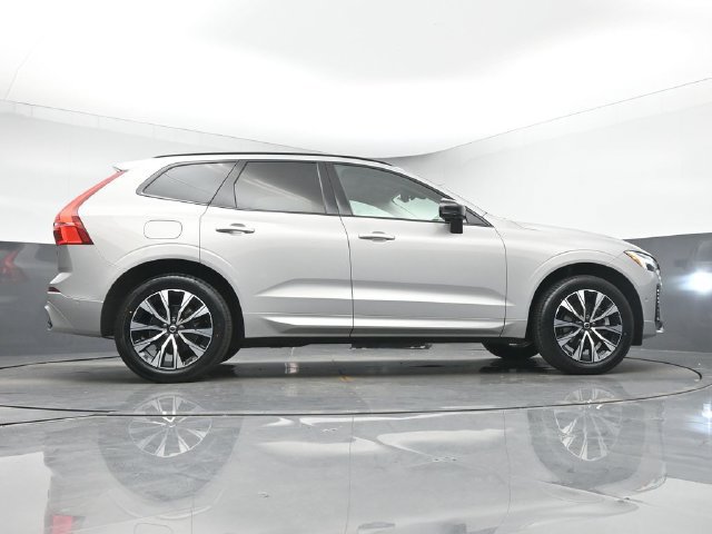 Used 2024 Volvo XC60 B5 Plus w/ Protection Package Premier AWD/4WD image 41