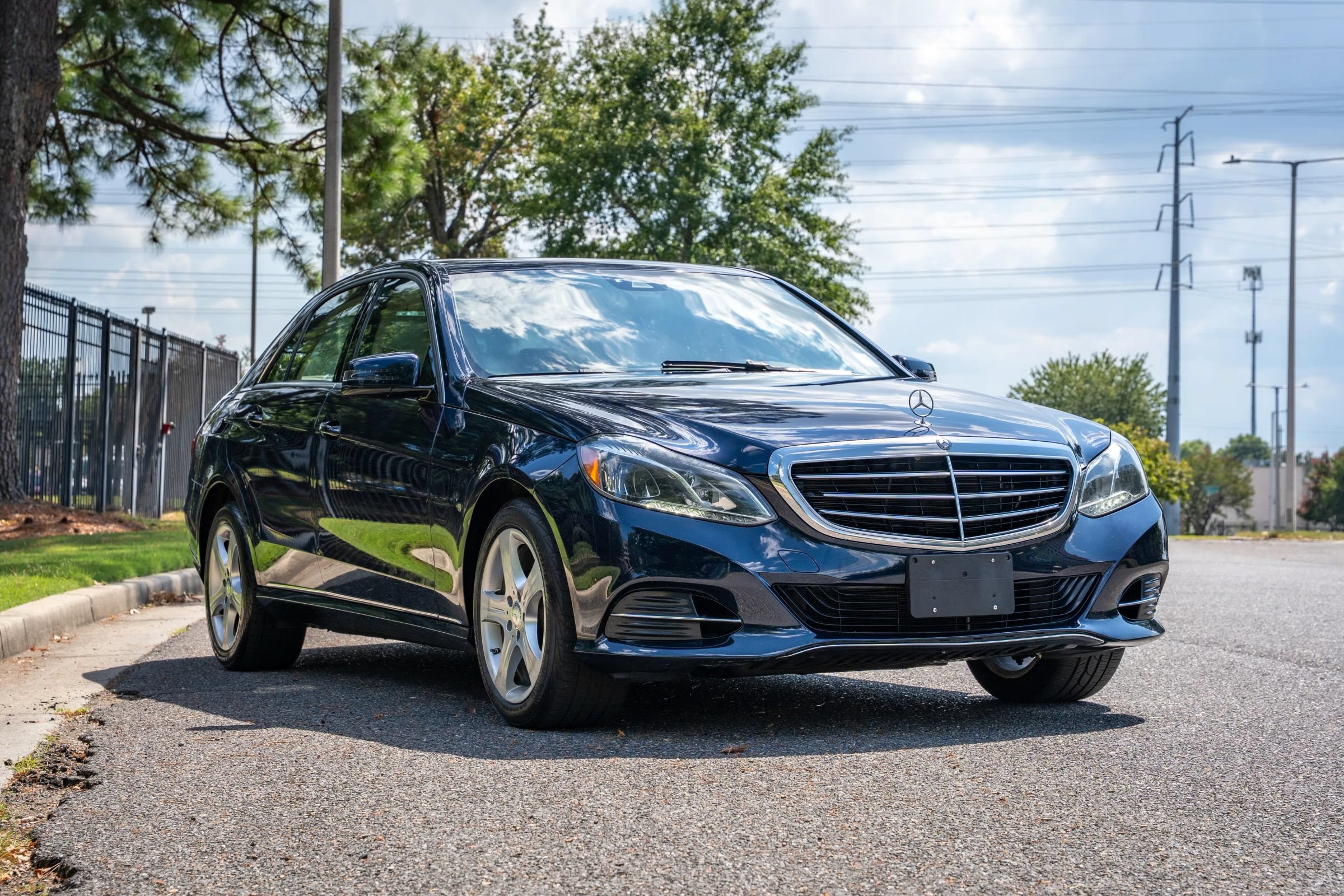 Used 2015 Mercedes-Benz E 350 4MATIC Sedan image 3