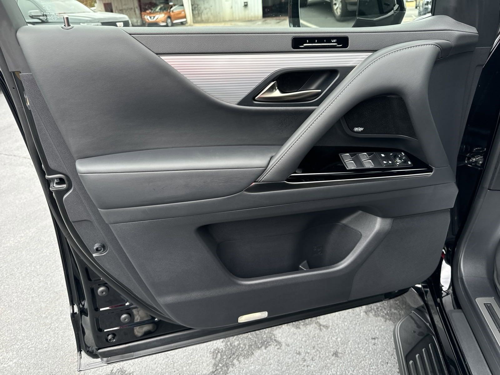 Used 2024 Lexus LX 600 F Sport image 26