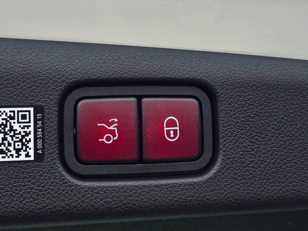 New 2027 Mercedes-Benz E 350 4MATIC Sedan image 21