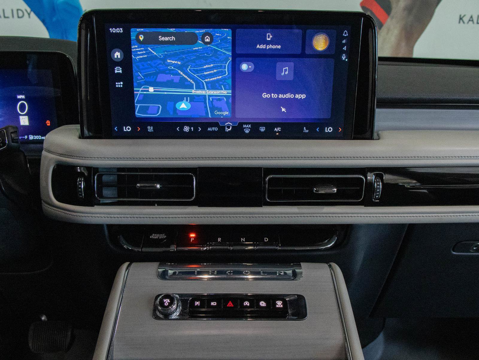 Used 2025 Lincoln Aviator Reserve w/ Equipment Group 201A image 4