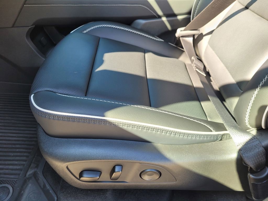 New 2026 GMC Acadia Denali w/ Super Cruise Package image 14