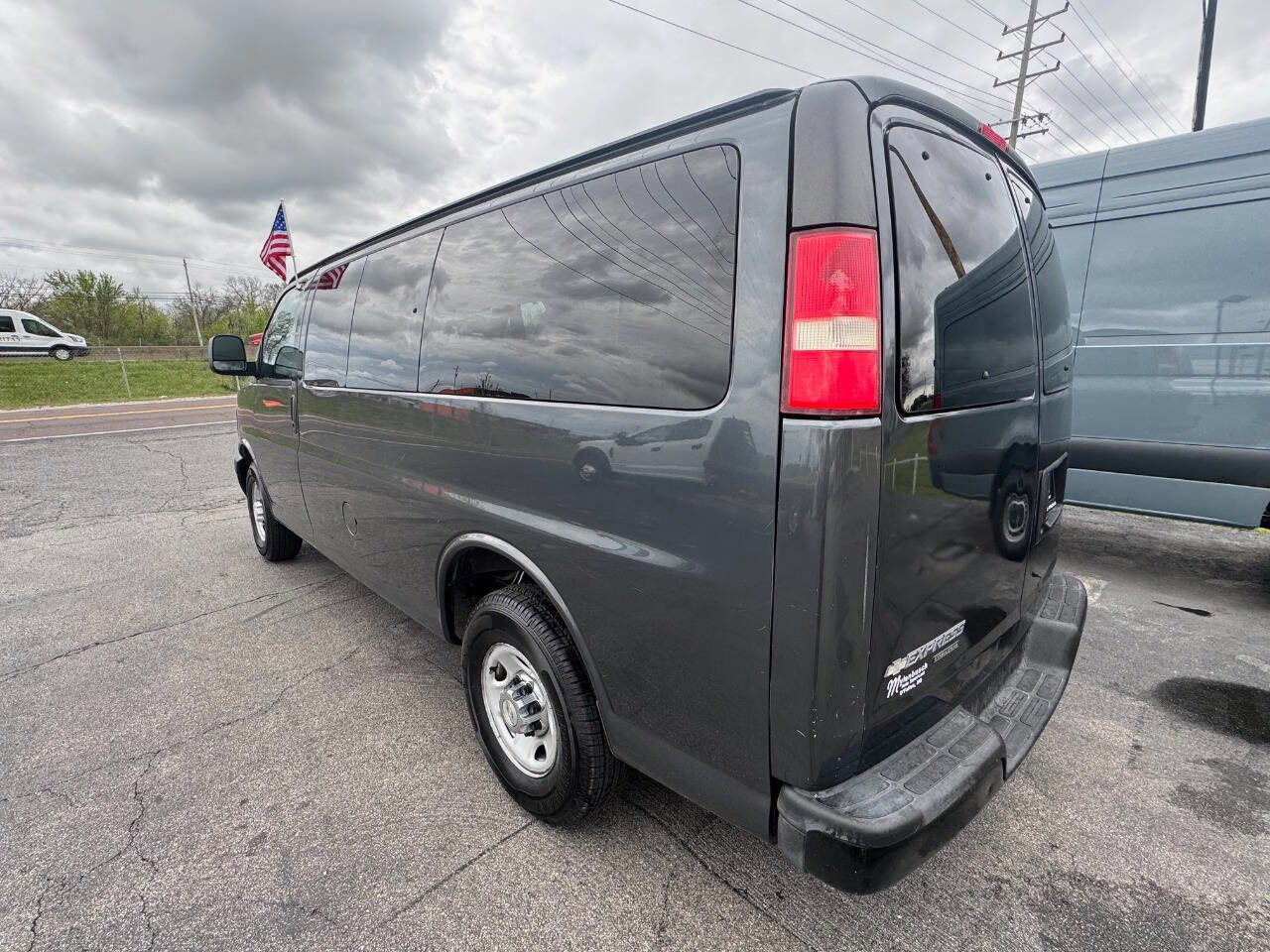 Used 2016 Chevrolet Express 2500 LS RWD image 8