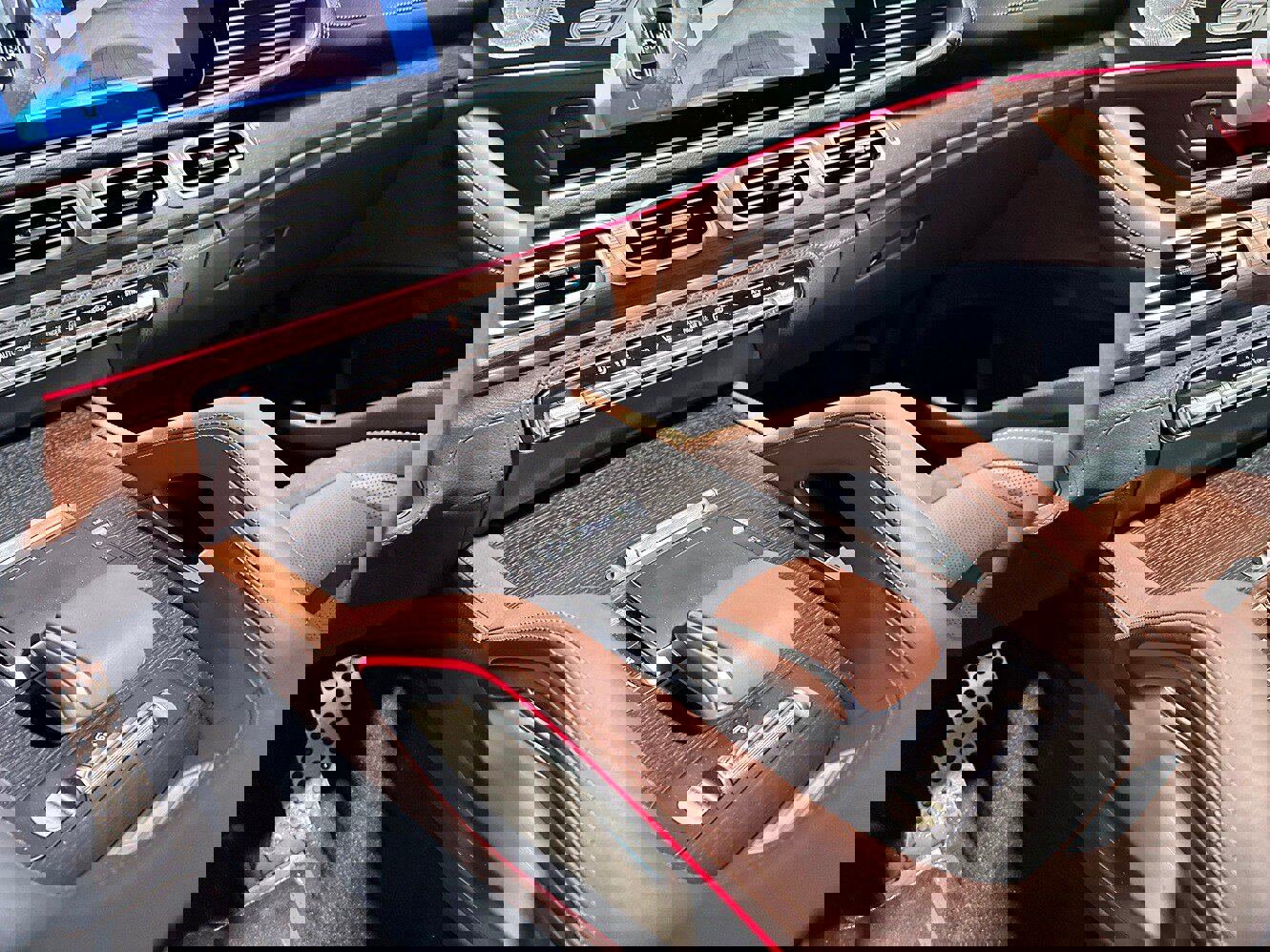 Used 2026 Mercedes-Benz GLE 53 AMG 4MATIC image 11