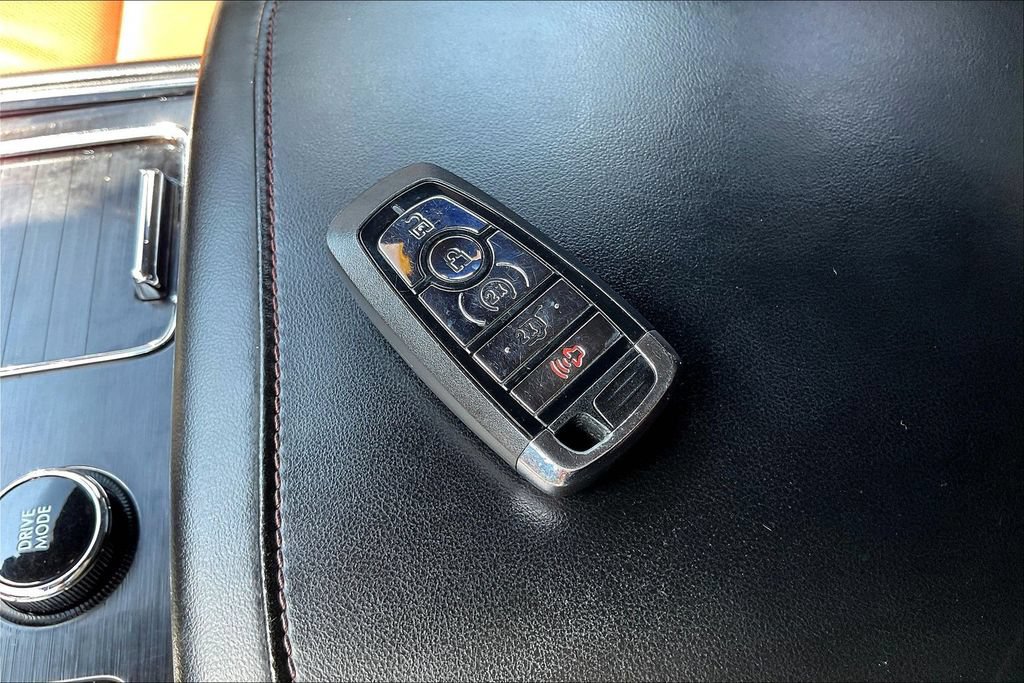 Used 2020 Lincoln Aviator Reserve w/ Elements Package Plus AWD/4WD image 32