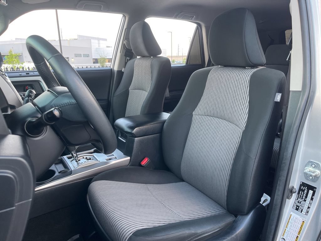Used 2022 Toyota 4Runner SR5 AWD/4WD image 25