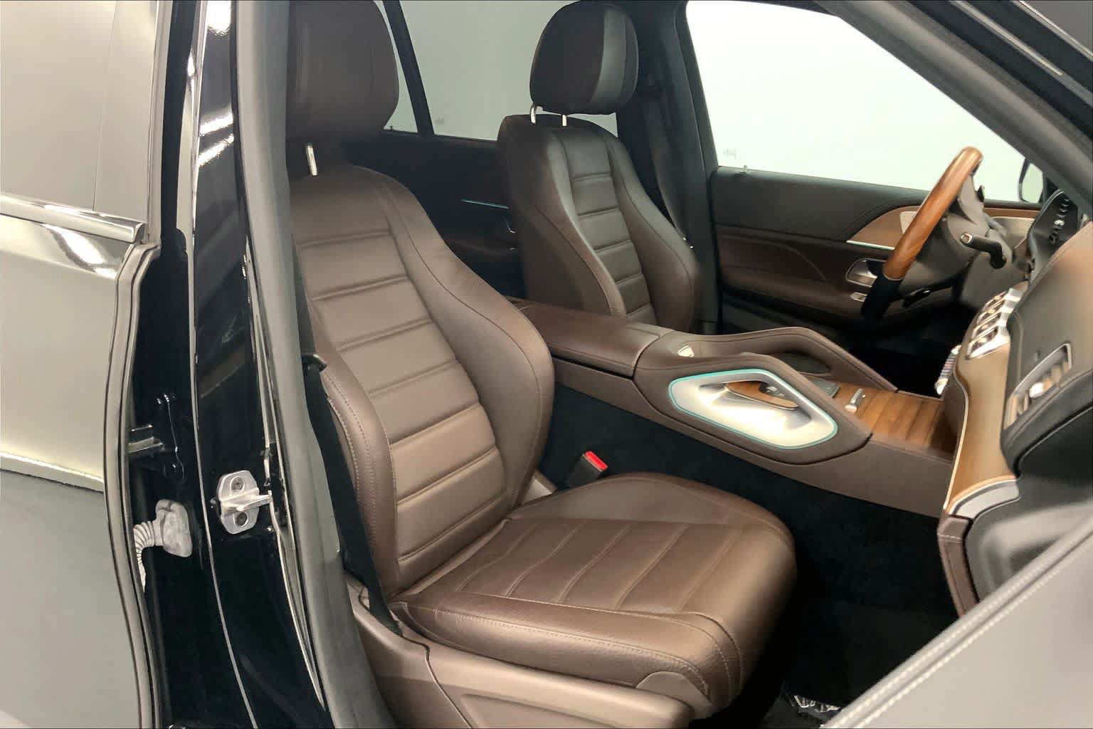 Used 2022 Mercedes-Benz GLS 450 4MATIC image 11