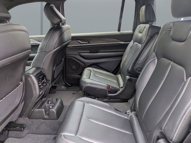 Used 2024 Jeep Grand Cherokee L Limited w/ Black Appearance Package image 14