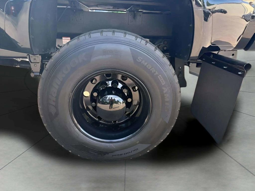 Used 2026 Ford F650 2WD Crew Cab Super Duty image 29