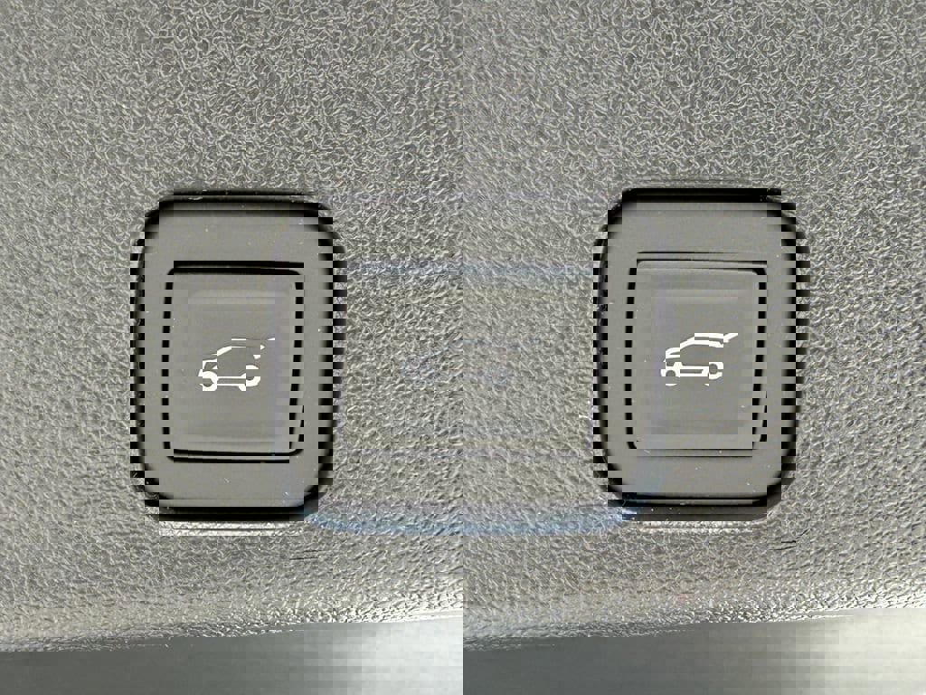 New 2026 Chevrolet Traverse RS w/ LPO, Floor Liner Package image 10