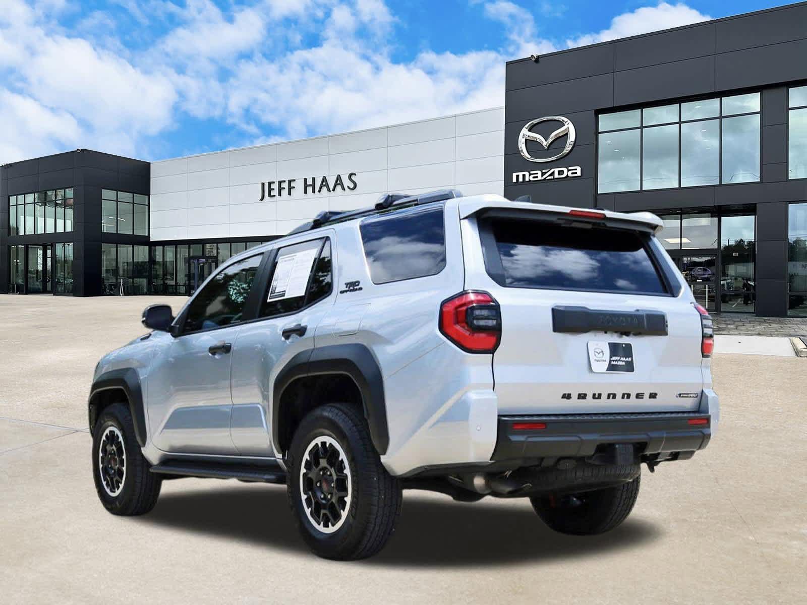 Used 2025 Toyota 4Runner TRD Off-Road Premium AWD/4WD image 2