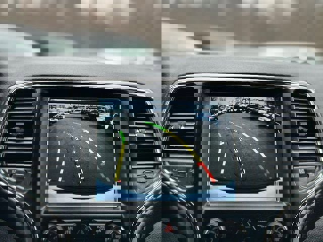 Used 2018 Jeep Grand Cherokee Altitude image 15