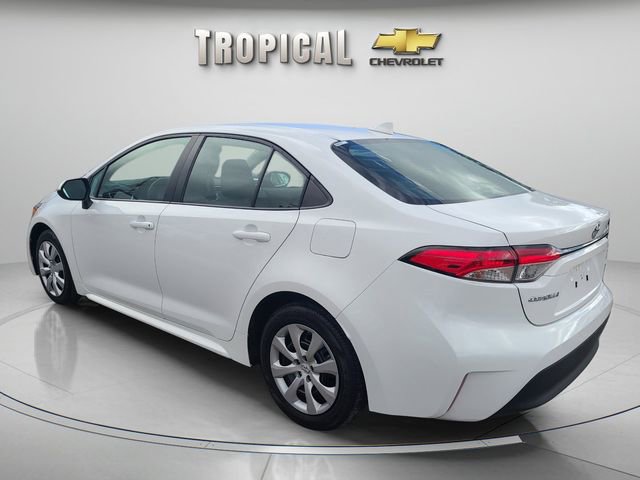 Used 2024 Toyota Corolla LE image 3