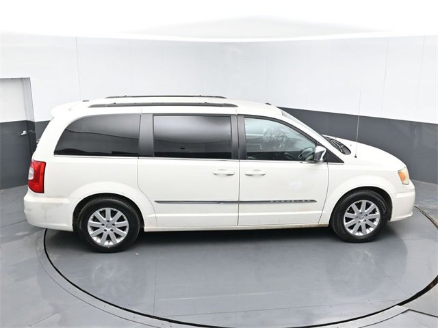 Used 2011 Chrysler Town & Country Touring-L w/ Entertainment Group #2 image 47