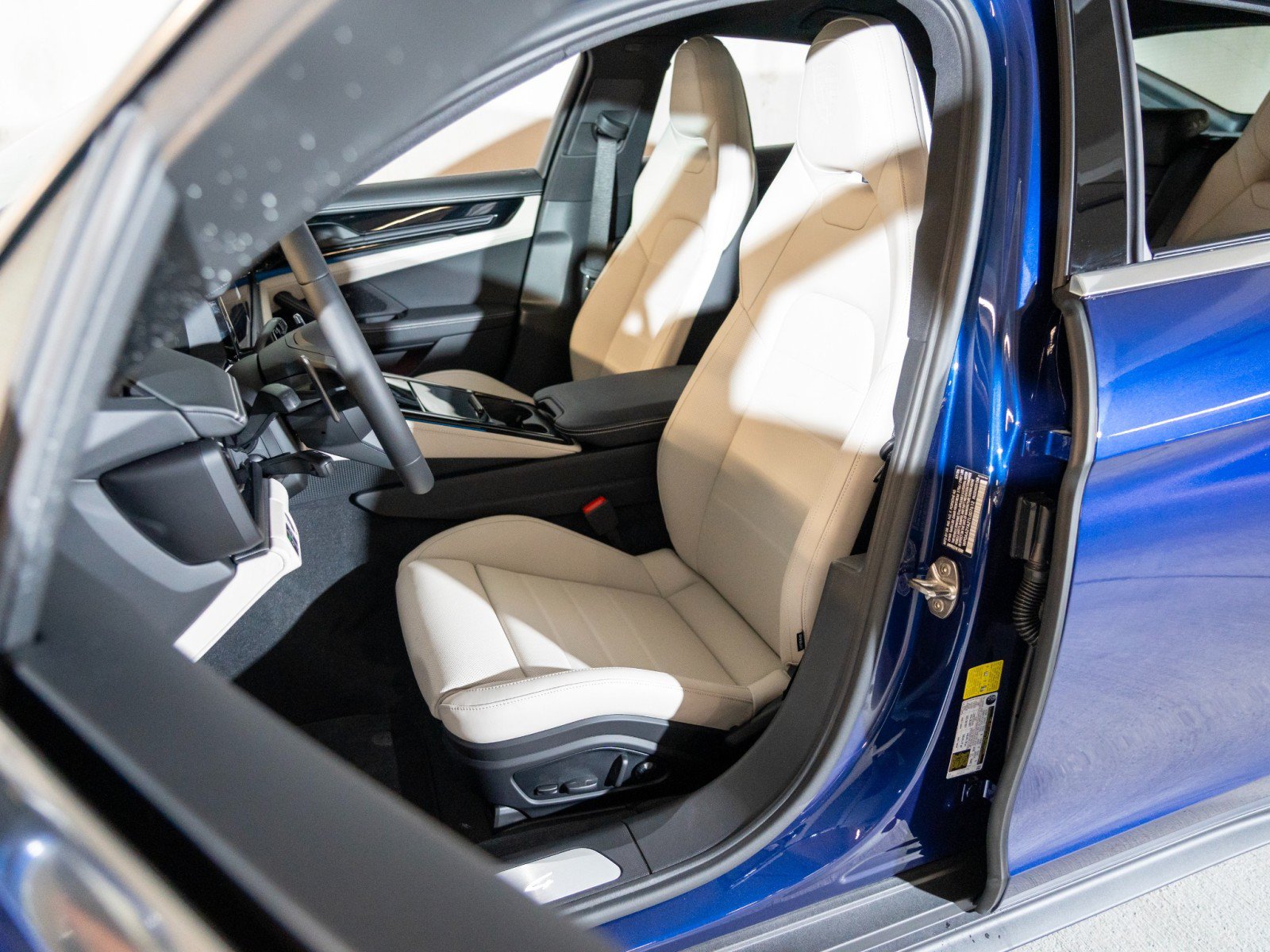 New 2026 Porsche Panamera 4 AWD/4WD image 5