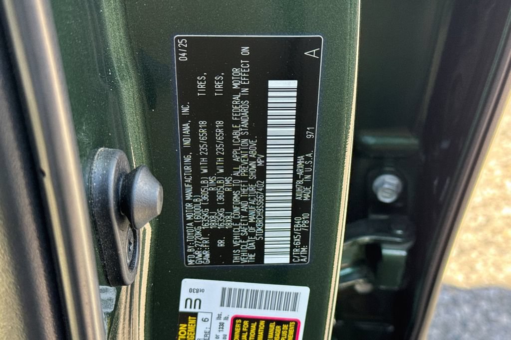 Certified 2025 Toyota Highlander XLE AWD/4WD image 30