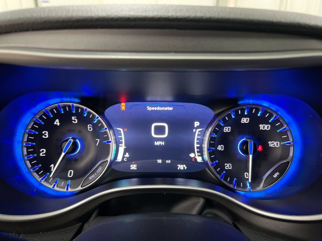 Used 2023 Chrysler Pacifica Touring-L w/ Uconnect Theater Family Group AWD/4WD image 11