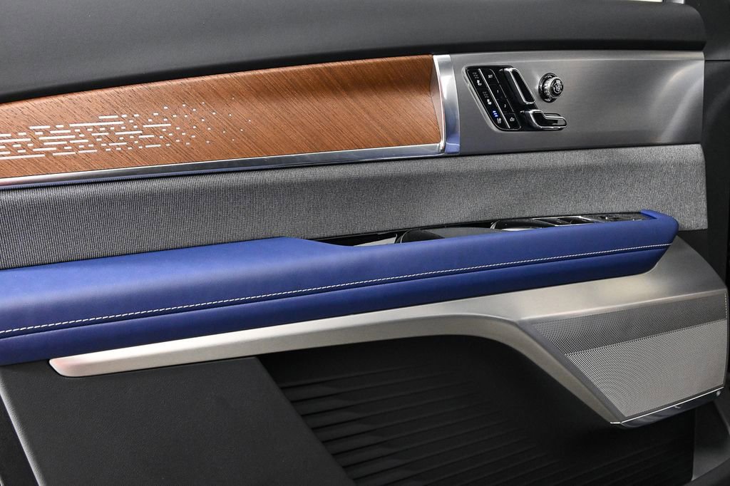 New 2026 Cadillac Vistiq Premium Luxury image 6