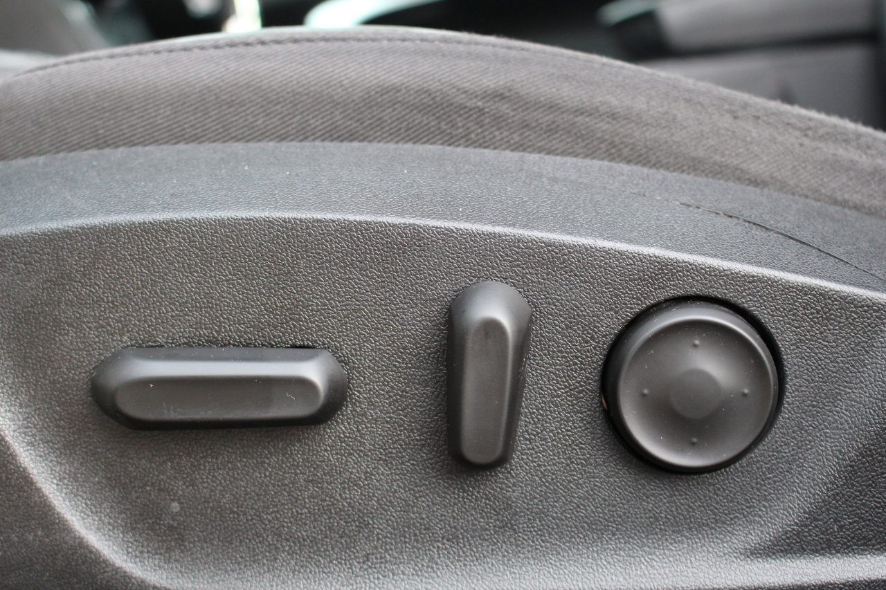 Used 2012 Buick Regal Leather image 16