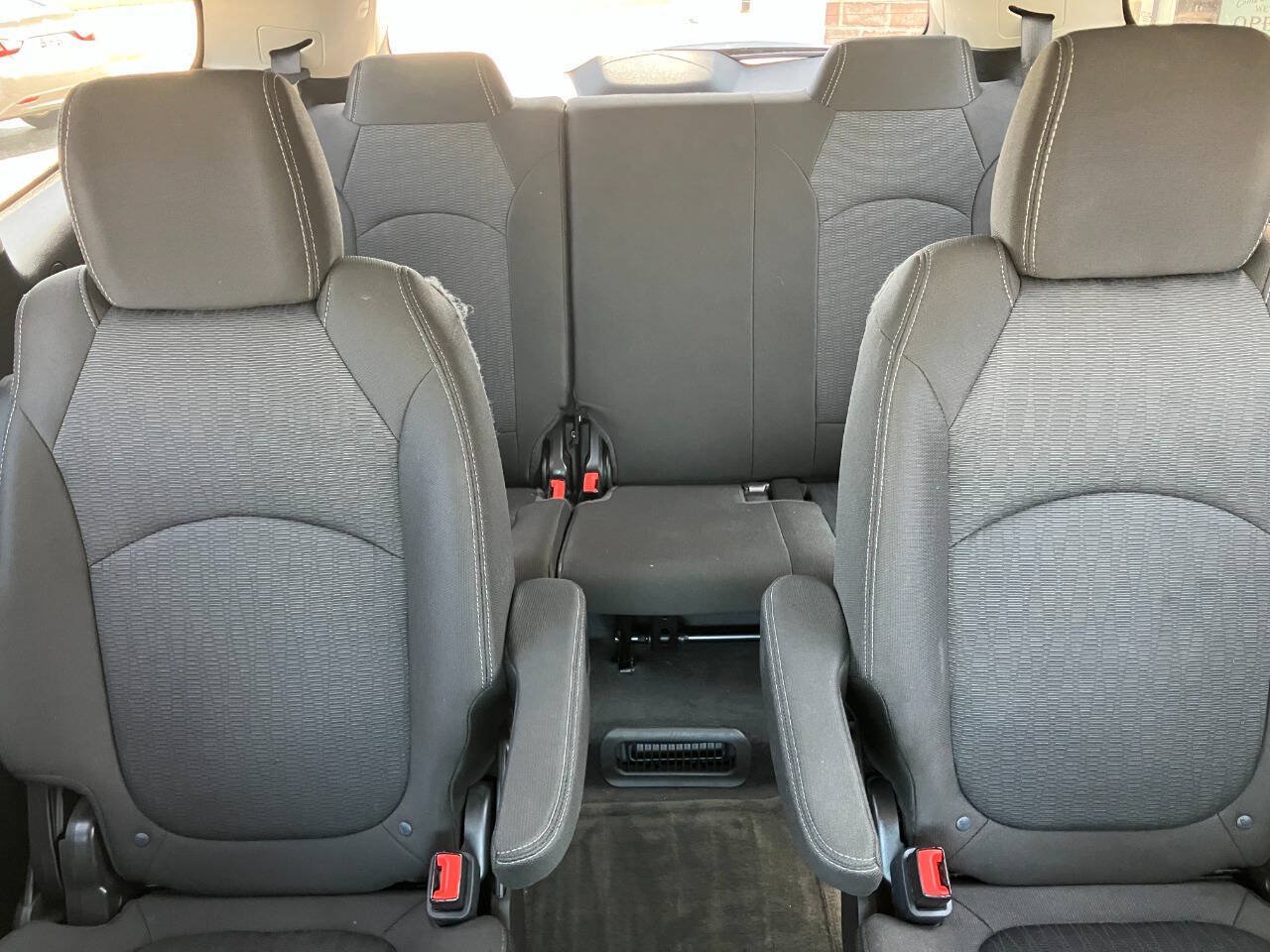 Used 2017 Chevrolet Traverse LT w/ Style and Technology Package AWD/4WD image 21