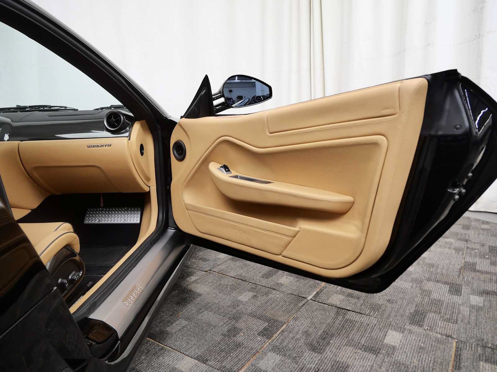 Used 2008 Ferrari 599 GTB Fiorano RWD image 12