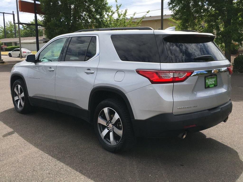 Used 2019 Chevrolet Traverse LT w/ LT Premium Package AWD/4WD image 4