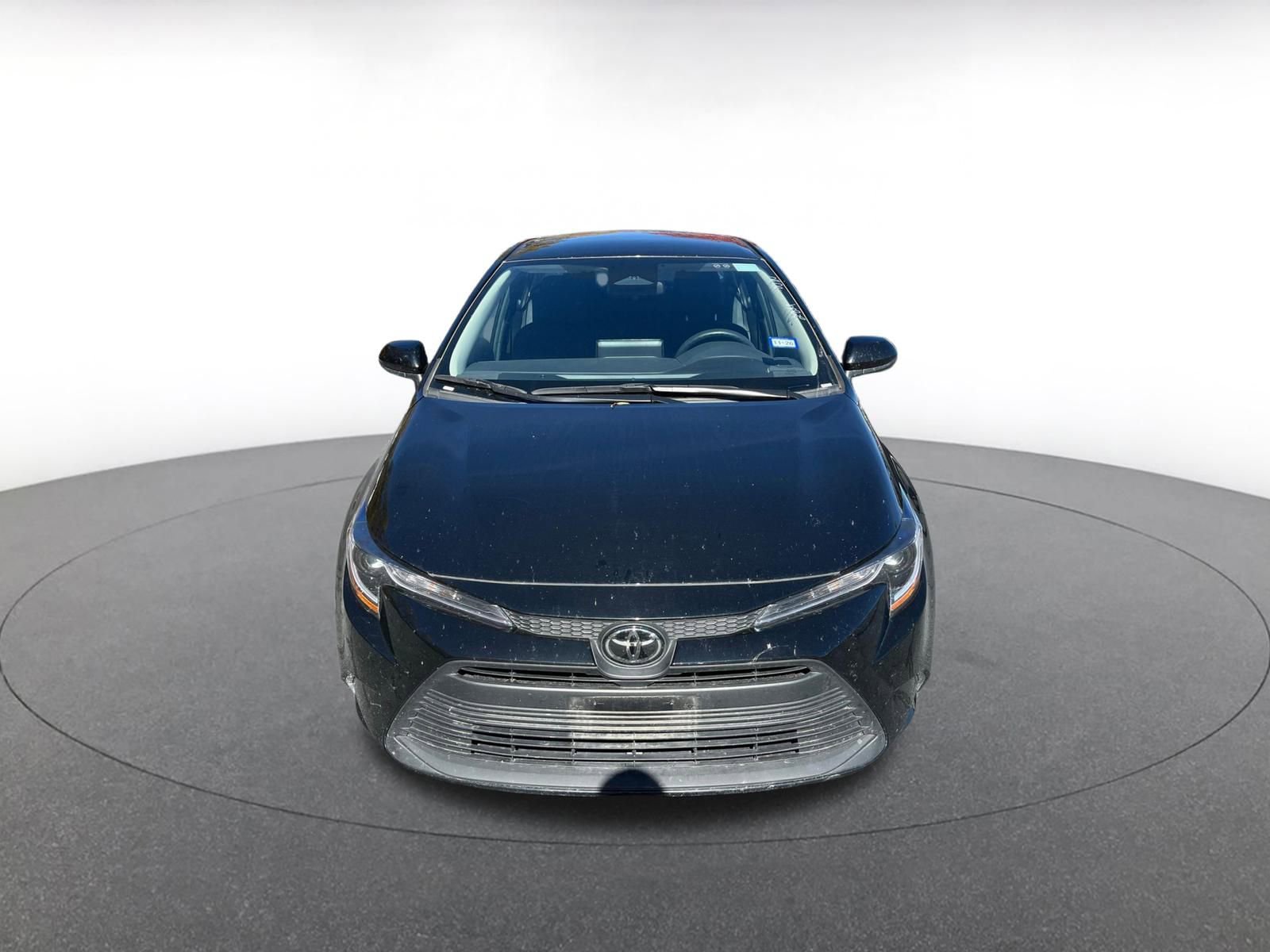 Used 2025 Toyota Corolla LE image 2