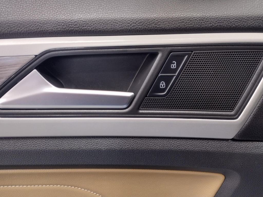 Certified 2022 Volkswagen Atlas Cross Sport SE w/ Panoramic Sunroof Package image 19