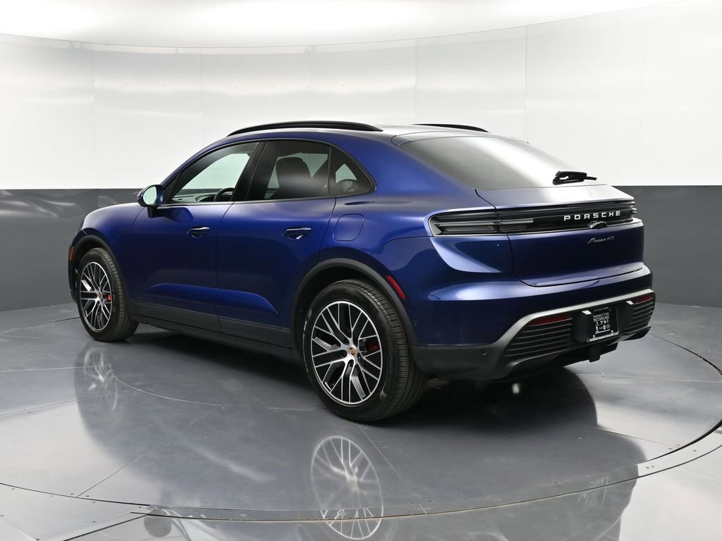 Certified 2025 Porsche Macan 4S Electric image 3