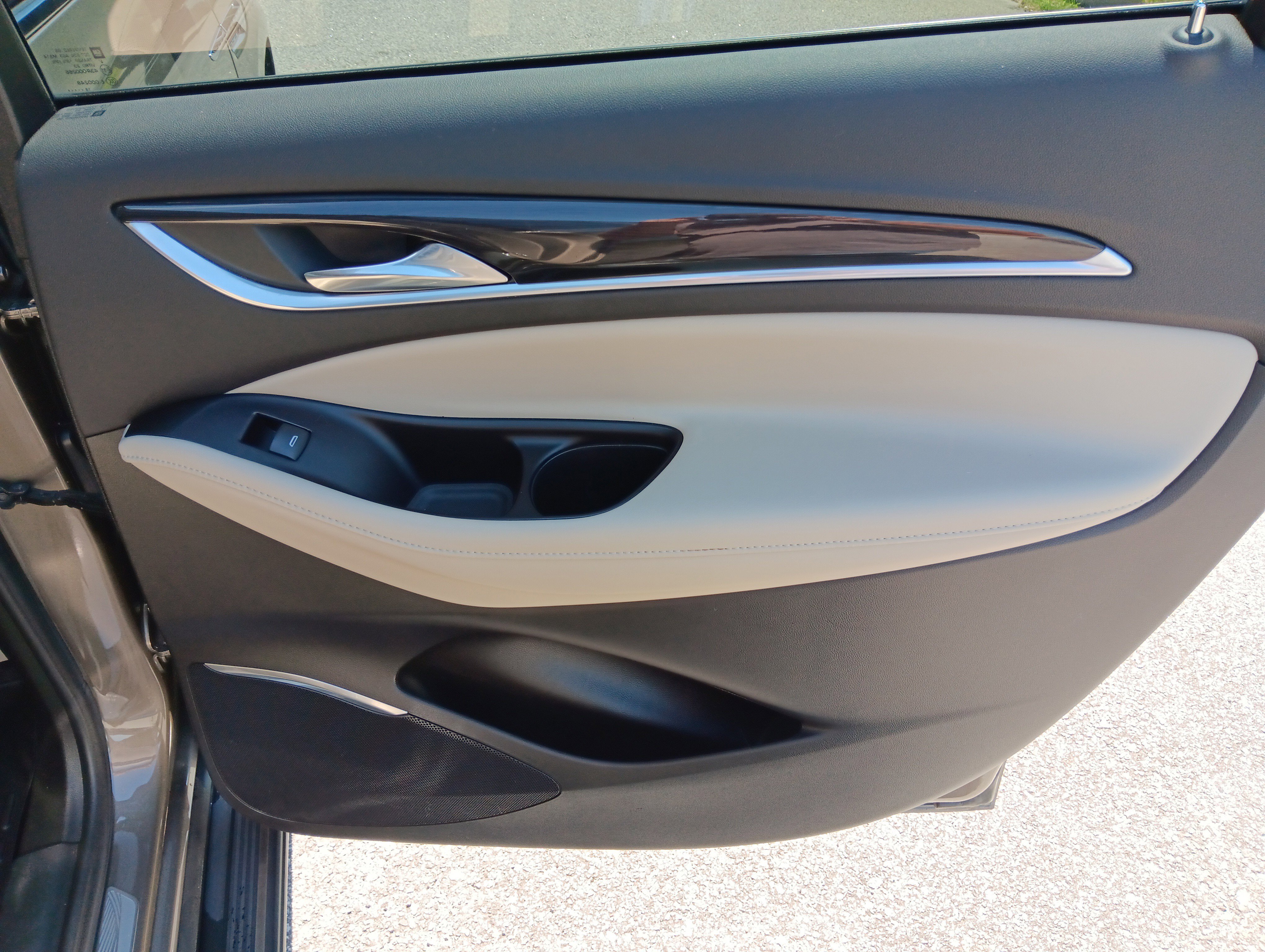 Used 2020 Buick Enclave Premium w/ Surround and Sites Package image 17