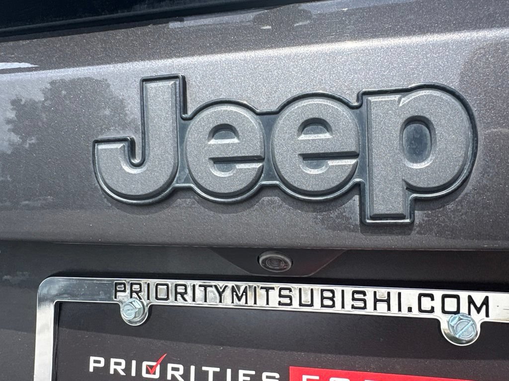 Used 2016 Jeep Renegade Trailhawk w/ Premium Trailhawk Package AWD/4WD image 32