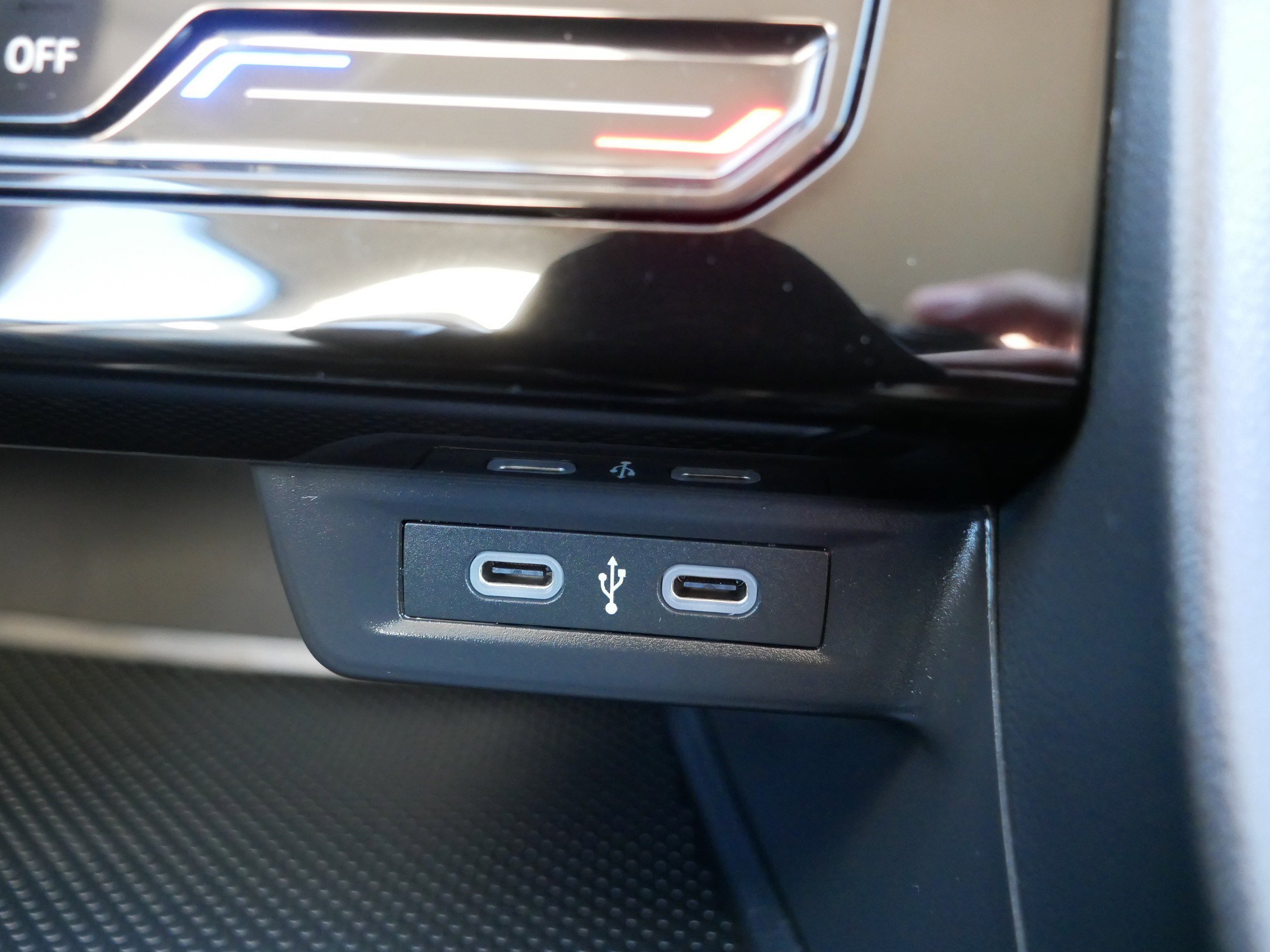 Used 2025 Volkswagen Jetta S image 33