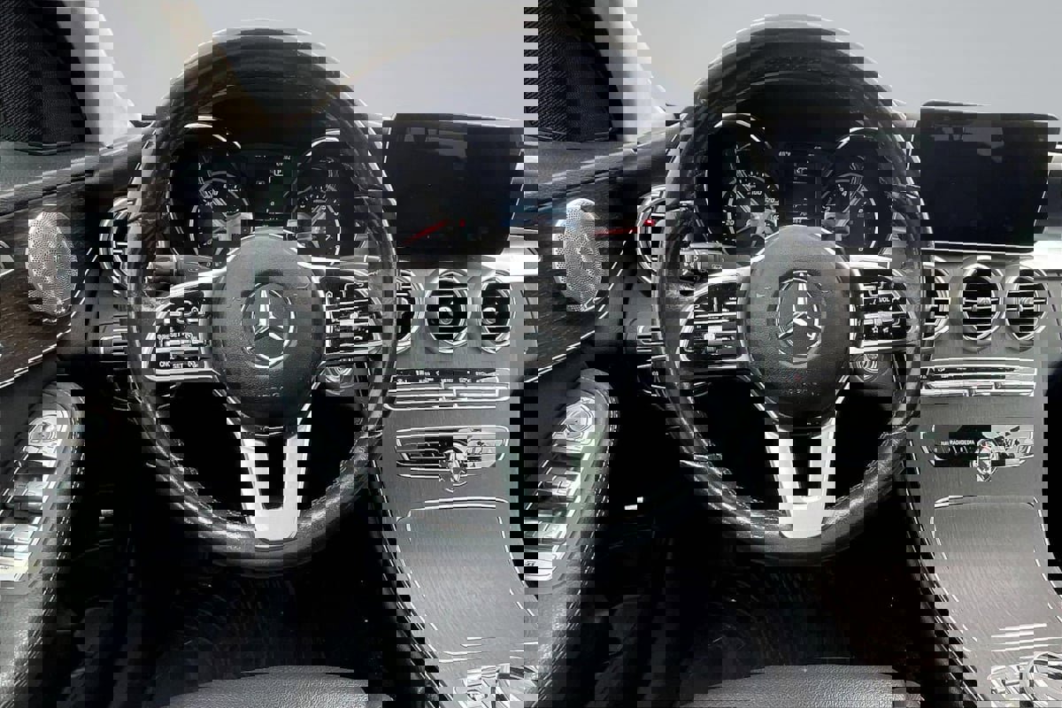 Used 2020 Mercedes-Benz C 300 Sedan w/ Premium Package image 5