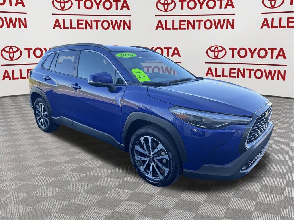 Used 2024 Toyota Corolla Cross XLE w/ Convenience Package AWD/4WD image 15