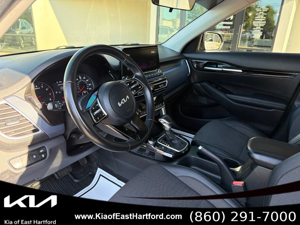 Certified 2022 Kia Seltos Nightfall Edition AWD/4WD image 30