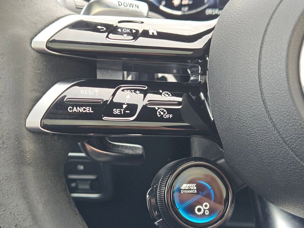 Used 2024 Mercedes-Benz GLA 35 AMG 4MATIC image 32