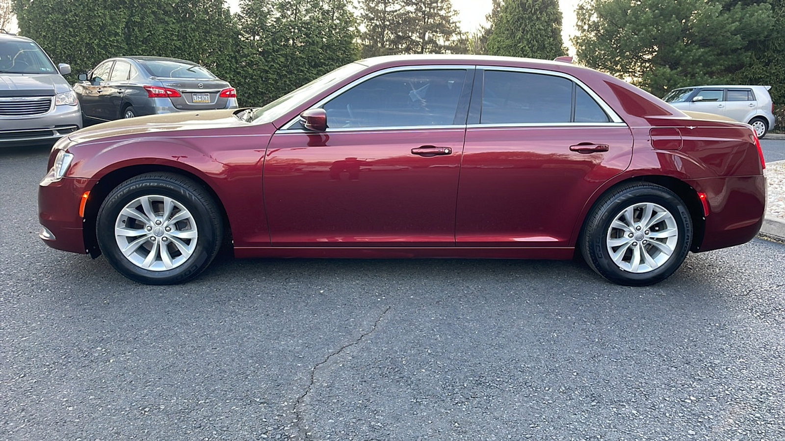 Used 2018 Chrysler 300 Touring image 7