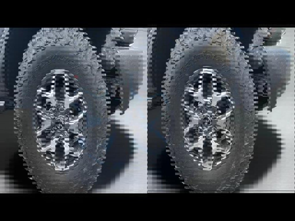 Used 2025 Ford Bronco Big Bend image 20